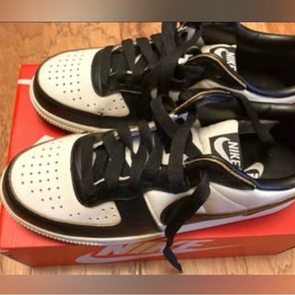 NIKE TERMINATOR LOW PRM Lowtop Black|white Men’s size 7 Womens size 8.5